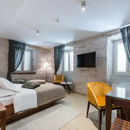 Bed & Breakfast 4*