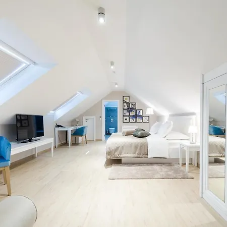 Bed & Breakfast 4*
